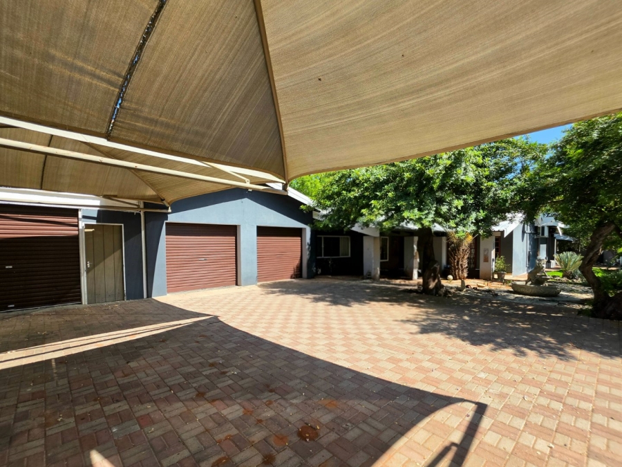 5 Bedroom Property for Sale in Keidebees Northern Cape